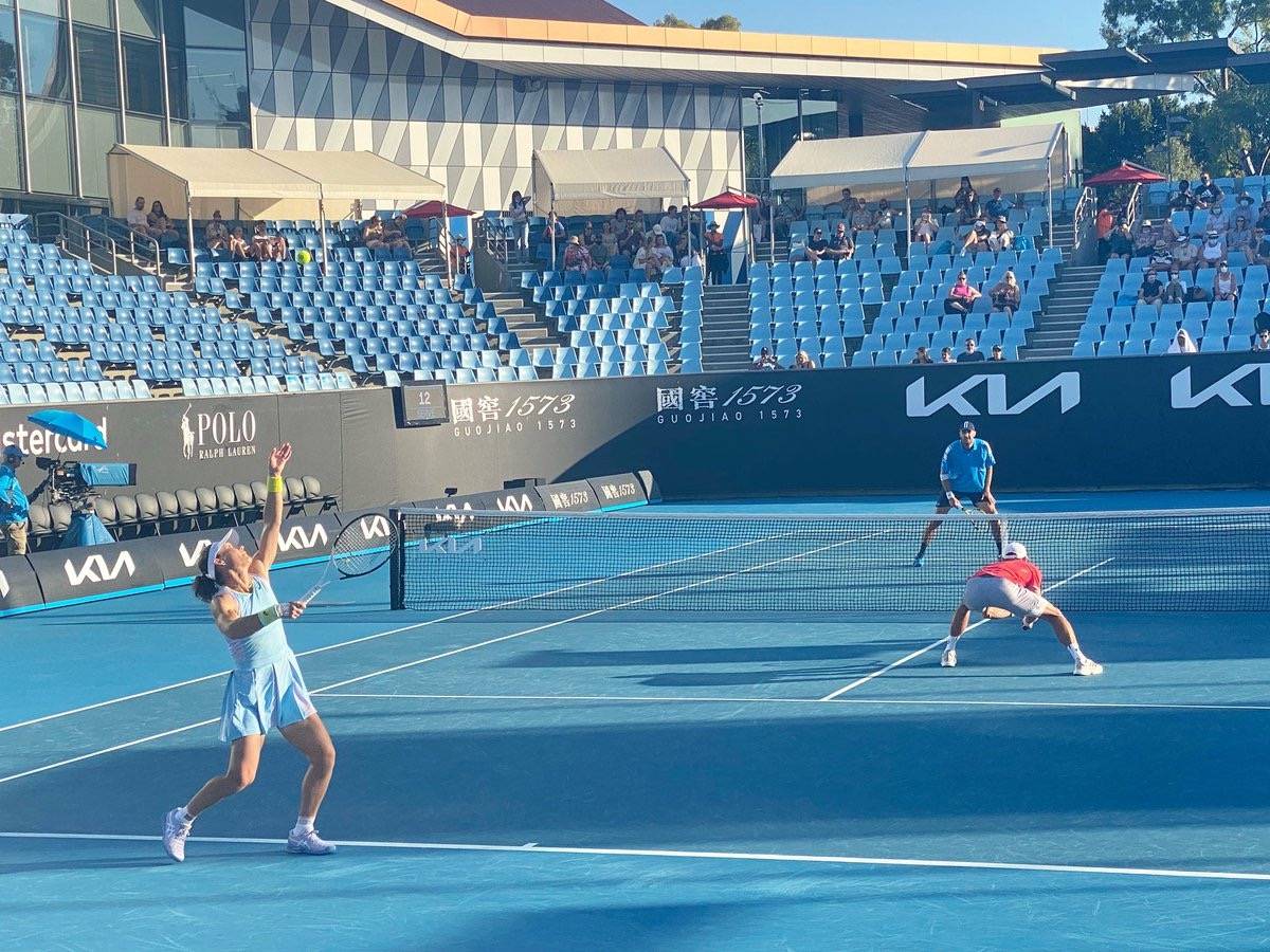 她的出现 她的出现